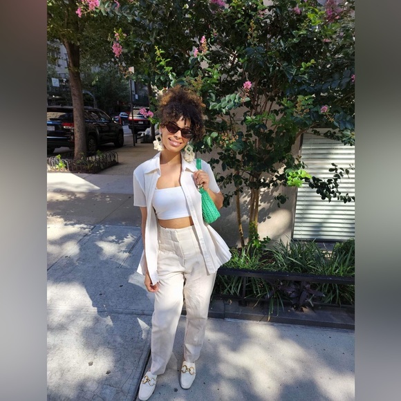 Meet your Posher, Jezarelle - Picture 4 of 4